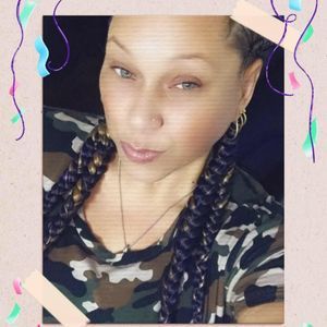 Meet your Posher, Nitza